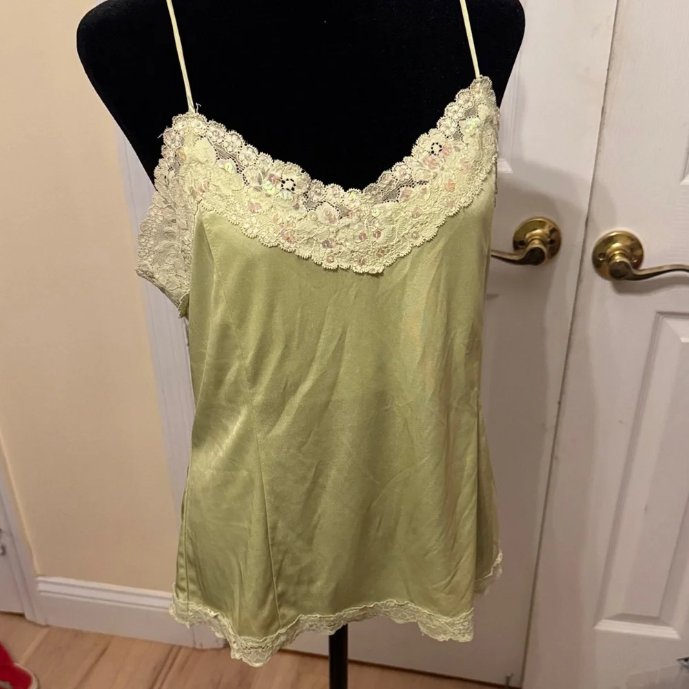 Elegant Light Green Camisole with Floral Details - Picture 16 of 16